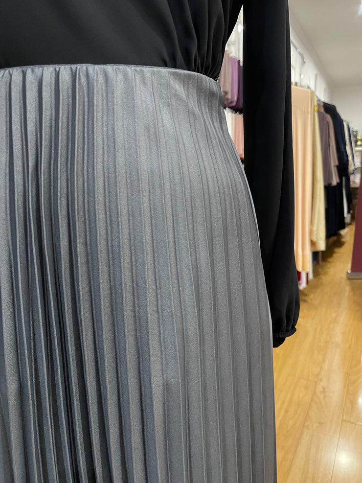 Metallic Pleated Skirt - Grey