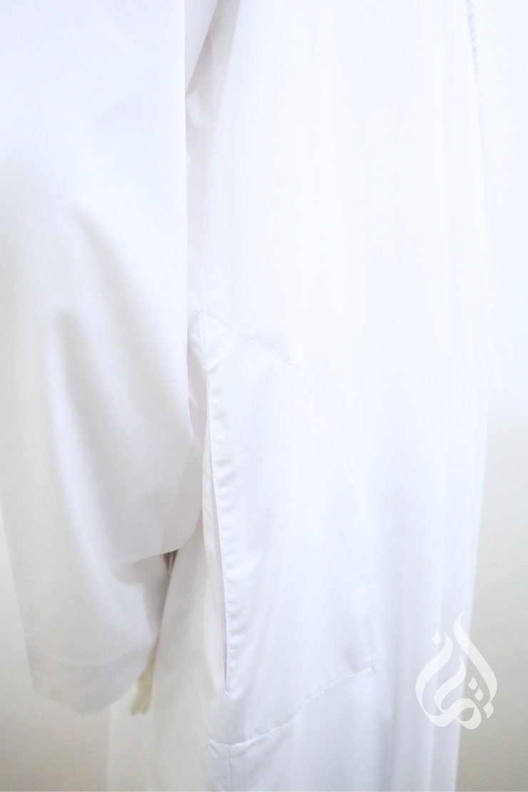 Omar Thowb White
