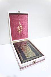 Qur'an in Vintage Box (White and Pink)