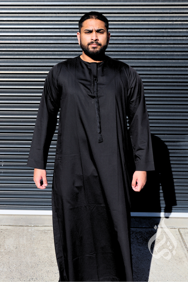 Omar Thowb Black