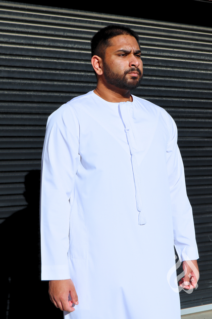 Omar Thowb White – Emaan